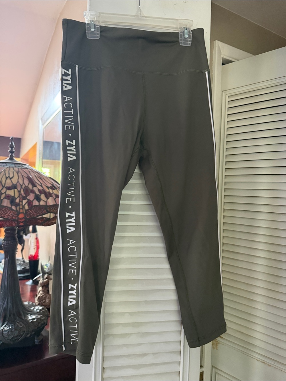Zyia Olive Green High-Rise cropped Leggings with White Side Trim